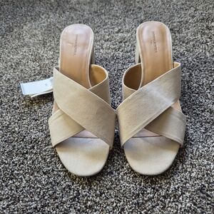 Banana Republic Women's Cream Sandals